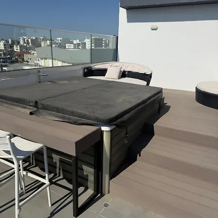 Apartment Lux Skyline & Whirlpool